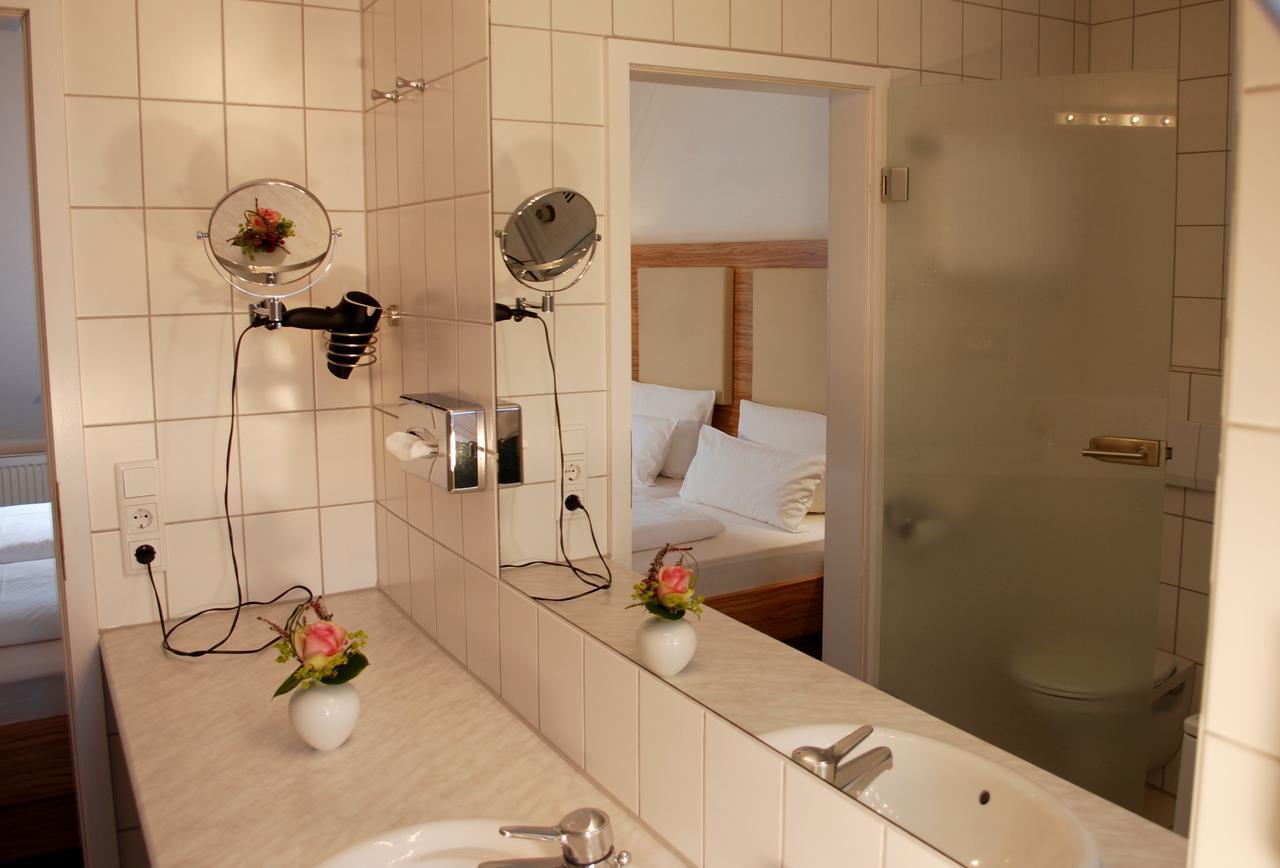 Alt Warburg Hotel ภายนอก รูปภาพ
