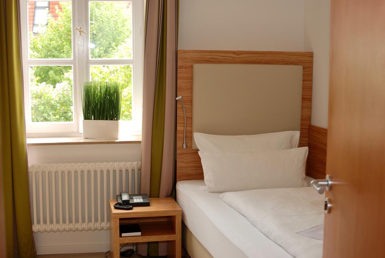 Alt Warburg Hotel ภายนอก รูปภาพ