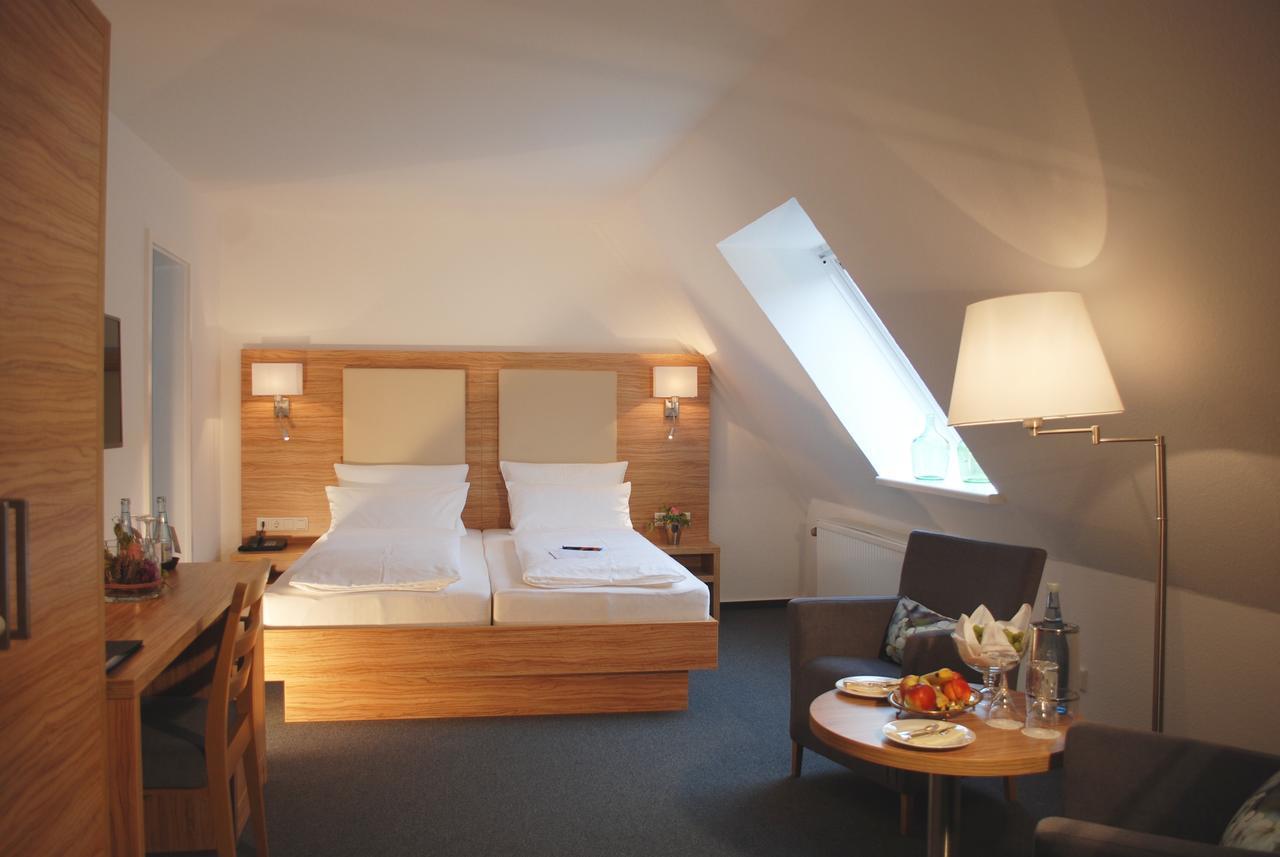 Alt Warburg Hotel ภายนอก รูปภาพ