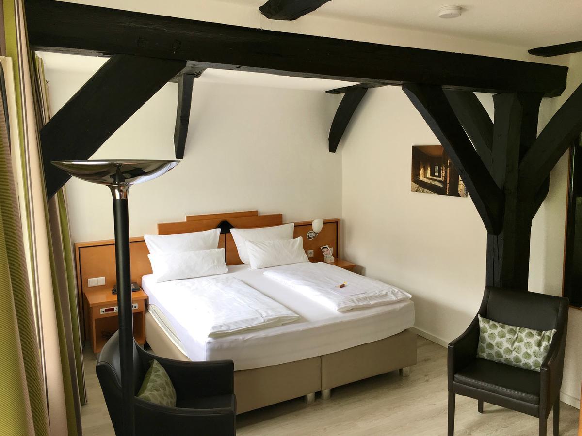 Alt Warburg Hotel ภายนอก รูปภาพ