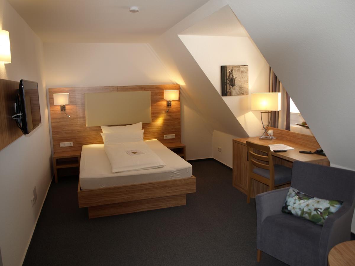 Alt Warburg Hotel ภายนอก รูปภาพ