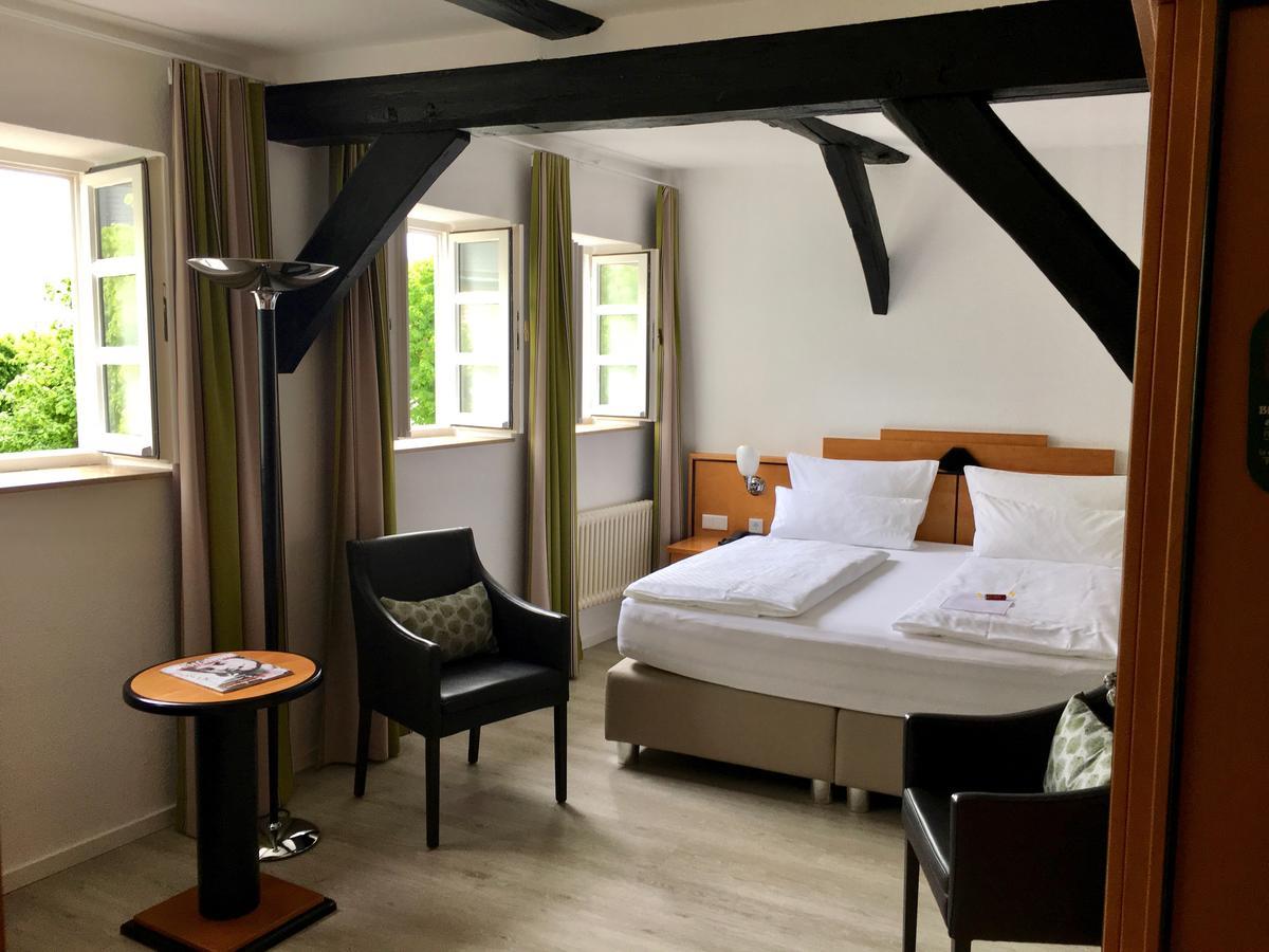 Alt Warburg Hotel ภายนอก รูปภาพ