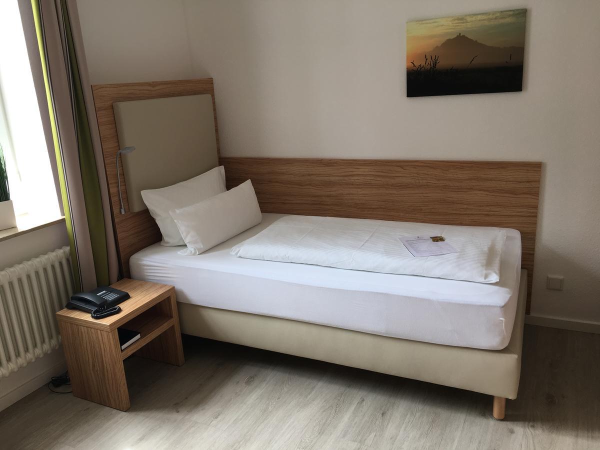 Alt Warburg Hotel ภายนอก รูปภาพ